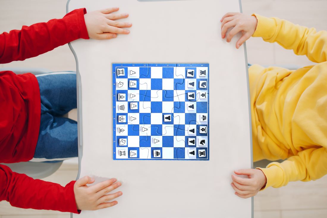 Chess Junior - Das Schachspiel für Kinder ab 5 Jahren, Tischspiel, 26x26cm